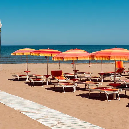 Villaggio Punta Lunga 3* ויאסטה