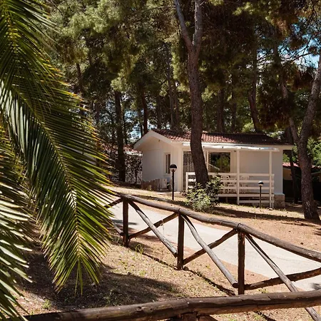 Villaggio Punta Lunga ויאסטה