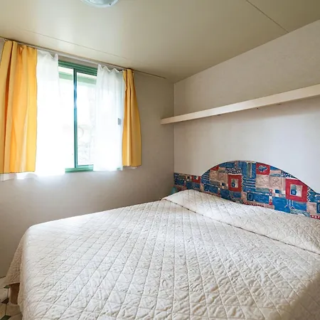 Kompleks wypoczynkowy Villaggio Punta Lunga 3*