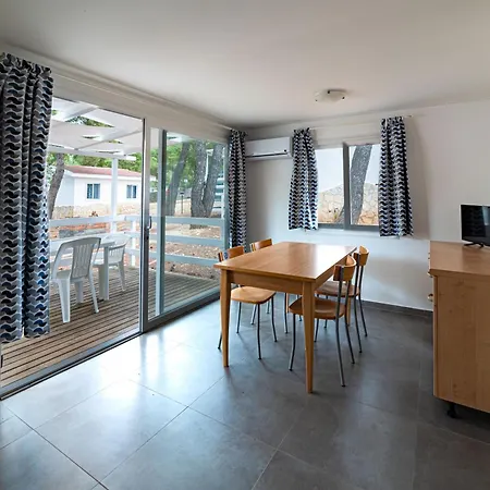 Kompleks wypoczynkowy Villaggio Punta Lunga 3*