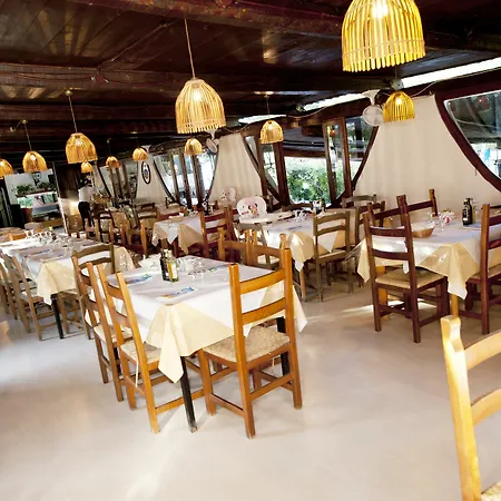 Villaggio Punta Lunga ויאסטה