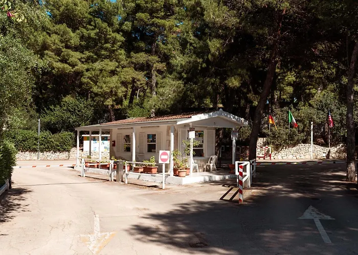 Aldeamento Turístico Villaggio Punta Lunga